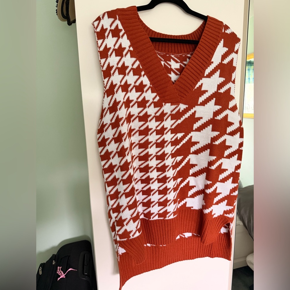 Rust and White Houndstooth Knit Vest